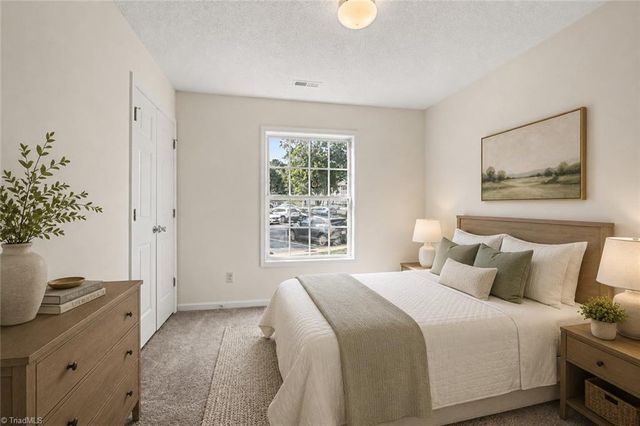 7137 W Friendly Avenue A, Greensboro, NC 27410