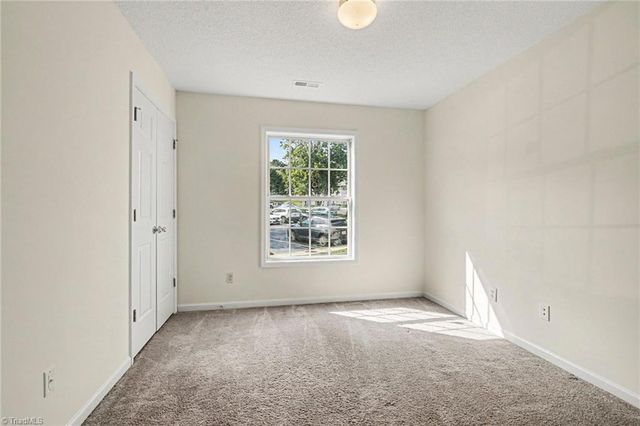 7137 W Friendly Avenue A, Greensboro, NC 27410