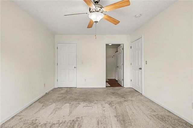 7137 W Friendly Avenue A, Greensboro, NC 27410