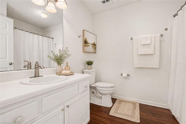 7137 W Friendly Avenue A, Greensboro, NC 27410