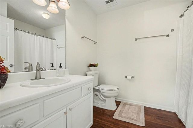 7137 W Friendly Avenue A, Greensboro, NC 27410