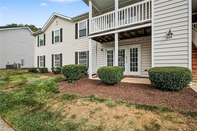 7137 W Friendly Avenue A, Greensboro, NC 27410