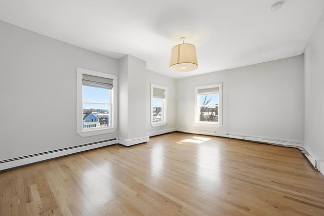 44 Mill St 3, Boston, MA 02122