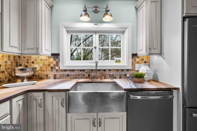 1914 RUXTON RD, Baltimore, MD 21204