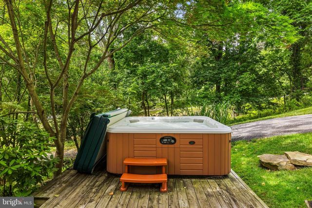 1914 RUXTON RD, Baltimore, MD 21204