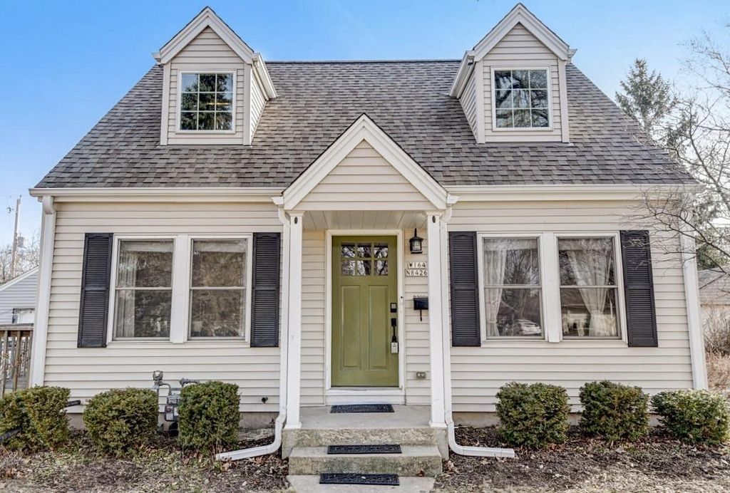 W164N8426 Hiawatha AVENUE, Menomonee Falls, WI 53051