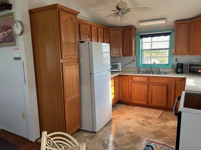 1379 Fm-2031, Matagorda, TX 77414