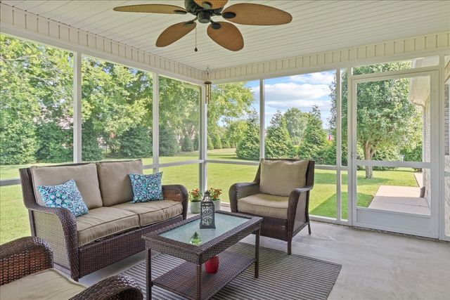 923 Crosby Ct, Columbia, TN 38401