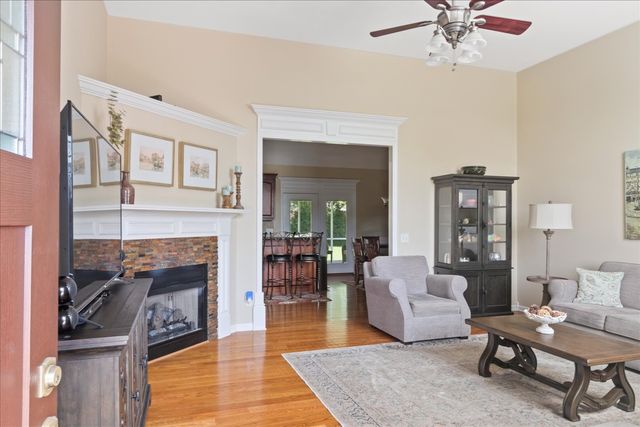 923 Crosby Ct, Columbia, TN 38401