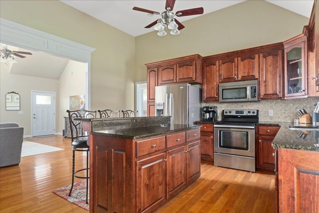 923 Crosby Ct, Columbia, TN 38401