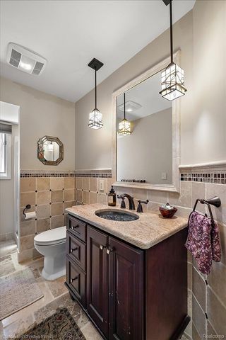 1739 Ridge Road, White Lake, MI 48383