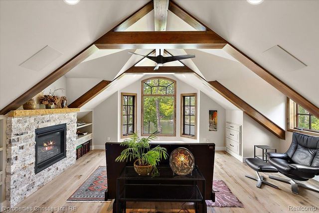 1739 Ridge Road, White Lake, MI 48383