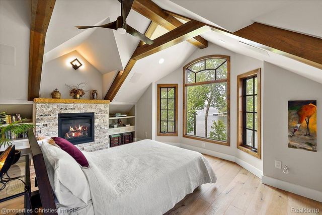 1739 Ridge Road, White Lake, MI 48383