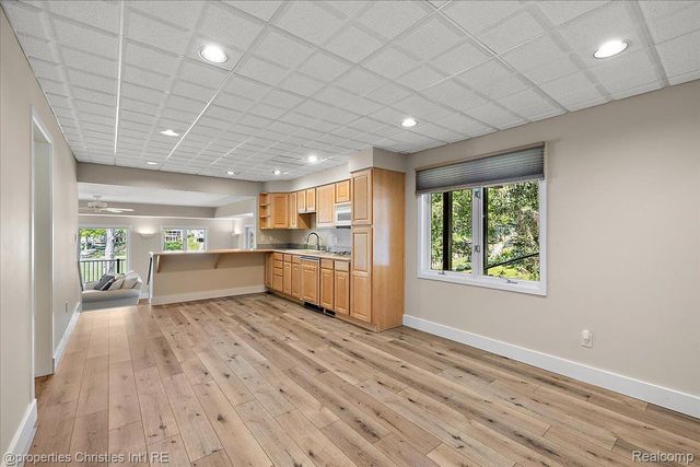 1739 Ridge Road, White Lake, MI 48383