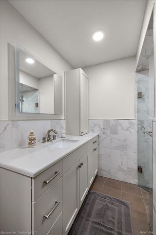 1739 Ridge Road, White Lake, MI 48383