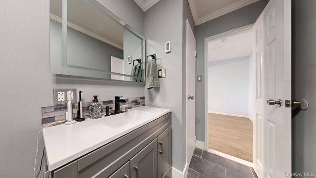 10 Amesworth Court, Middle Island, NY 11953