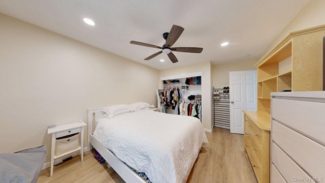 10 Amesworth Court, Middle Island, NY 11953