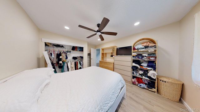 10 Amesworth Court, Middle Island, NY 11953