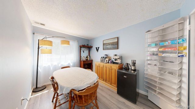 10 Amesworth Court, Middle Island, NY 11953