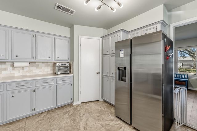 1337 Green Briar Drive, Huntsville, TX 77340