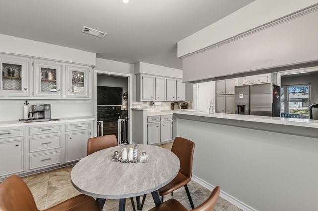 1337 Green Briar Drive, Huntsville, TX 77340