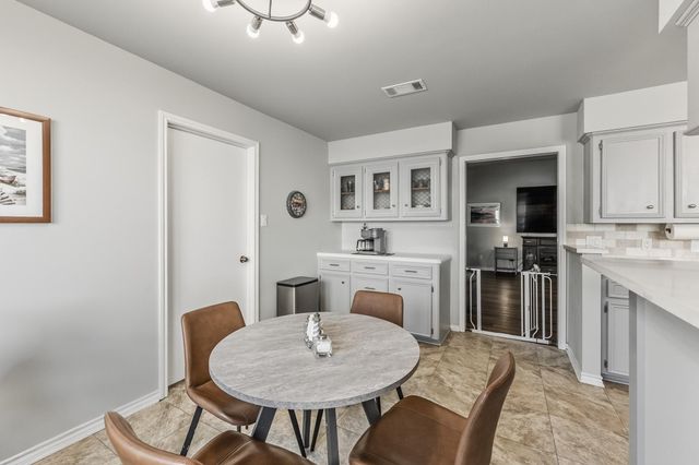 1337 Green Briar Drive, Huntsville, TX 77340