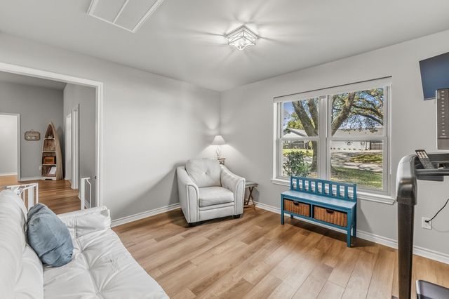 1337 Green Briar Drive, Huntsville, TX 77340