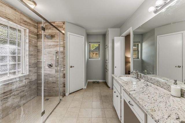 1337 Green Briar Drive, Huntsville, TX 77340