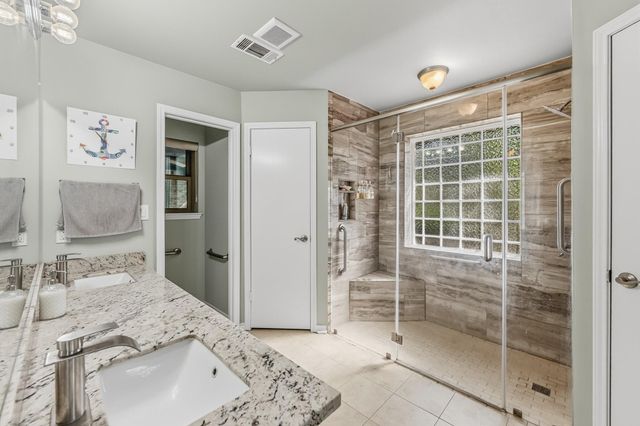 1337 Green Briar Drive, Huntsville, TX 77340