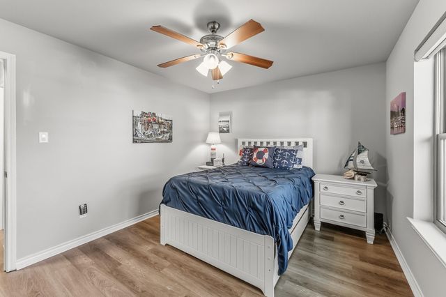 1337 Green Briar Drive, Huntsville, TX 77340