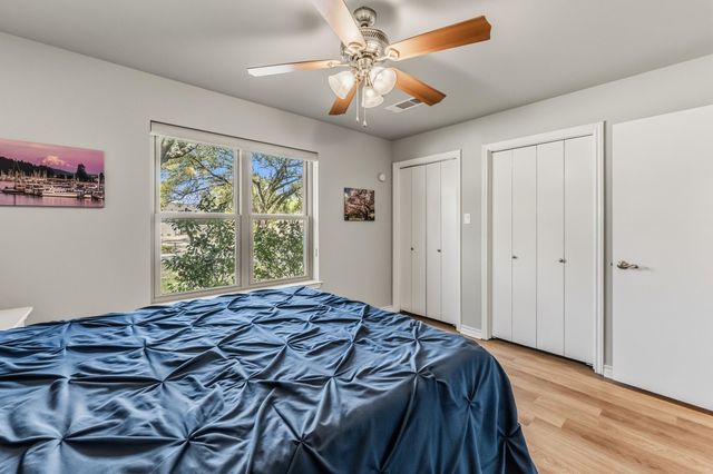 1337 Green Briar Drive, Huntsville, TX 77340