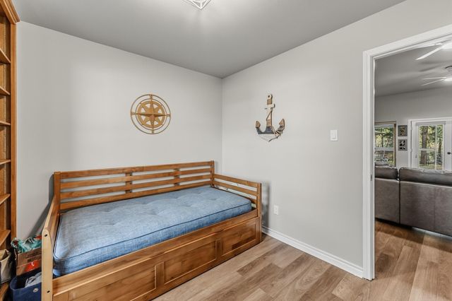 1337 Green Briar Drive, Huntsville, TX 77340