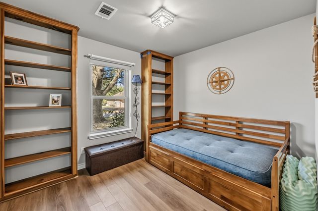 1337 Green Briar Drive, Huntsville, TX 77340