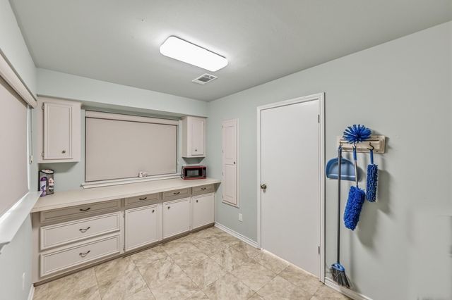 1337 Green Briar Drive, Huntsville, TX 77340