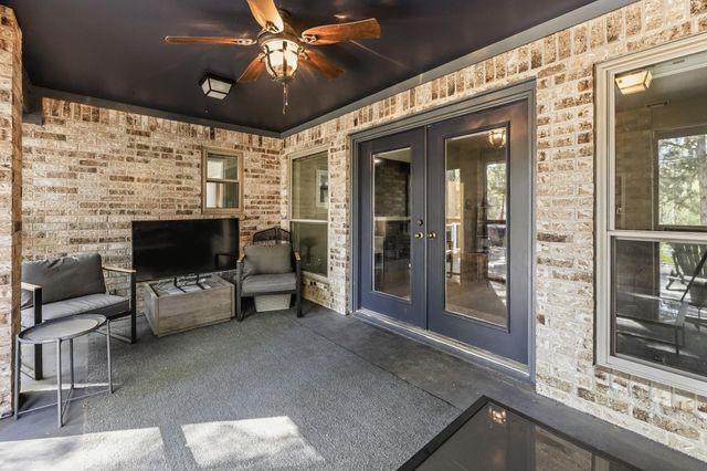 1337 Green Briar Drive, Huntsville, TX 77340