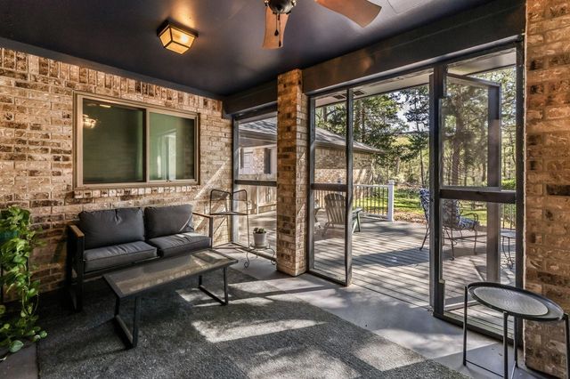 1337 Green Briar Drive, Huntsville, TX 77340