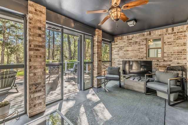 1337 Green Briar Drive, Huntsville, TX 77340