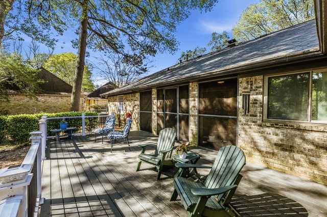 1337 Green Briar Drive, Huntsville, TX 77340