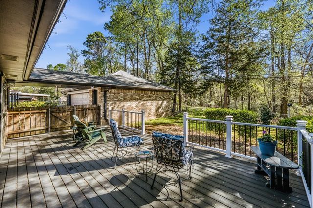 1337 Green Briar Drive, Huntsville, TX 77340