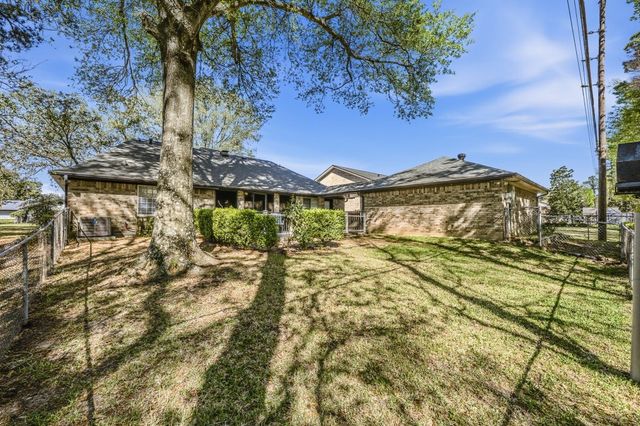 1337 Green Briar Drive, Huntsville, TX 77340