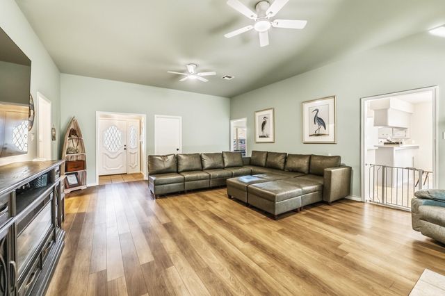 1337 Green Briar Drive, Huntsville, TX 77340