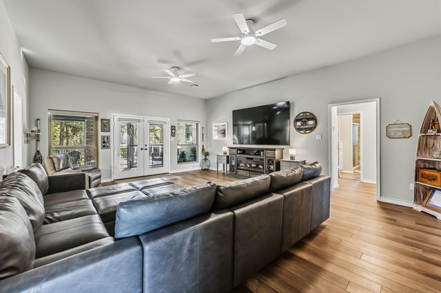 1337 Green Briar Drive, Huntsville, TX 77340