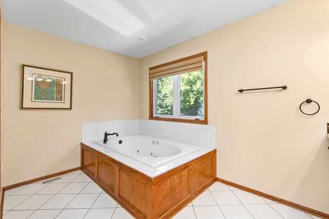 5420 NW 78th Court, Johnston, IA 50131