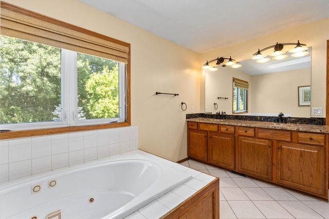 5420 NW 78th Court, Johnston, IA 50131