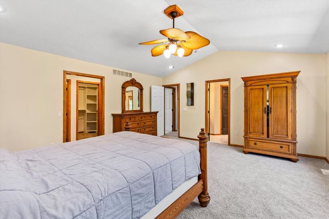 5420 NW 78th Court, Johnston, IA 50131