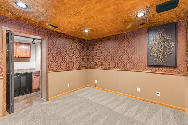5420 NW 78th Court, Johnston, IA 50131