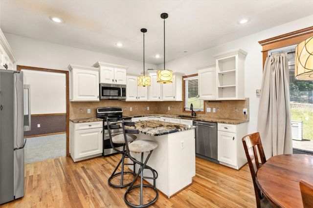5420 NW 78th Court, Johnston, IA 50131