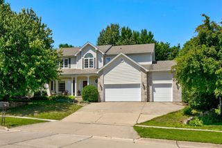 5420 NW 78th Court, Johnston, IA 50131