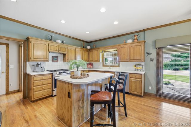 13301 E 94th Place, Owasso, OK 74055