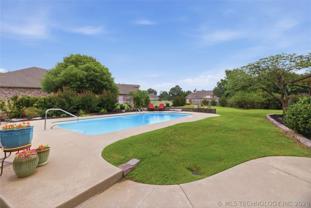 13301 E 94th Place, Owasso, OK 74055